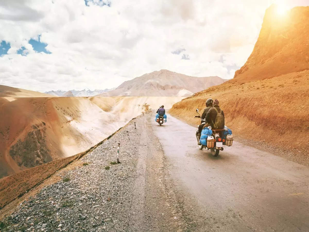 How to reach Leh-Ladakh? Tips to choose the right mode of travel