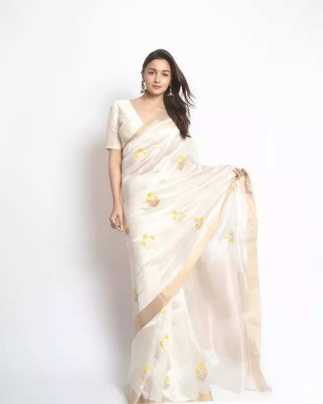 Alia Bhatt's regal affair in pearl sharara set leaves the internet in awe of her grace, see pictures