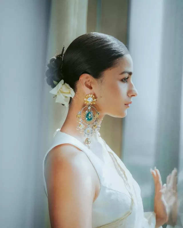 Alia Bhatt's regal affair in pearl sharara set leaves the internet in awe of her grace, see pictures