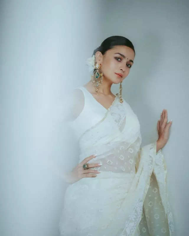 Alia Bhatt's regal affair in pearl sharara set leaves the internet in awe of her grace, see pictures