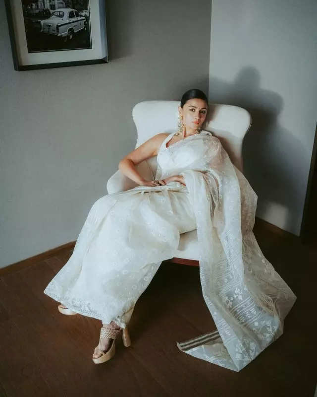 Alia Bhatt's regal affair in pearl sharara set leaves the internet in awe of her grace, see pictures