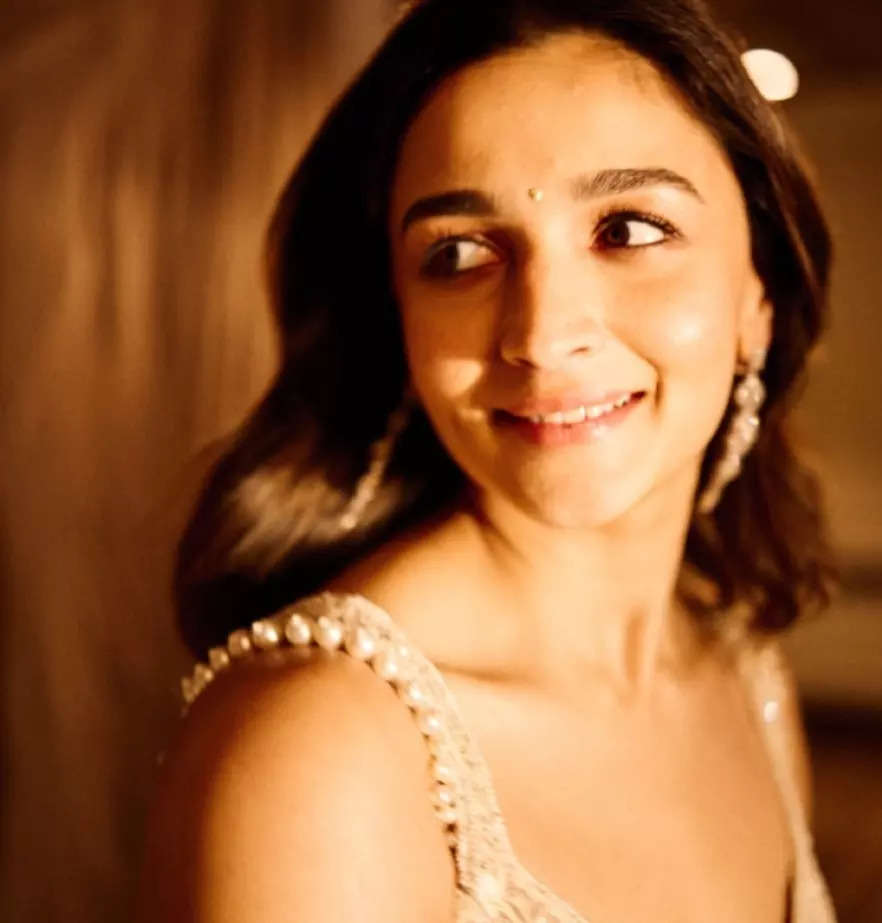 Alia Bhatt's regal affair in pearl sharara set leaves the internet in awe of her grace, see pictures