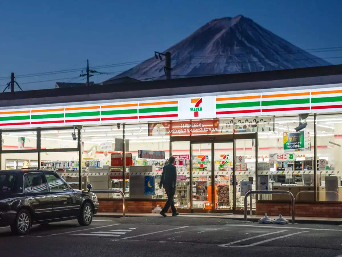 Mount Fuji view to be blocked amid tourist overcrowding Mount Fuji view to be blocked amid tourist overcrowding