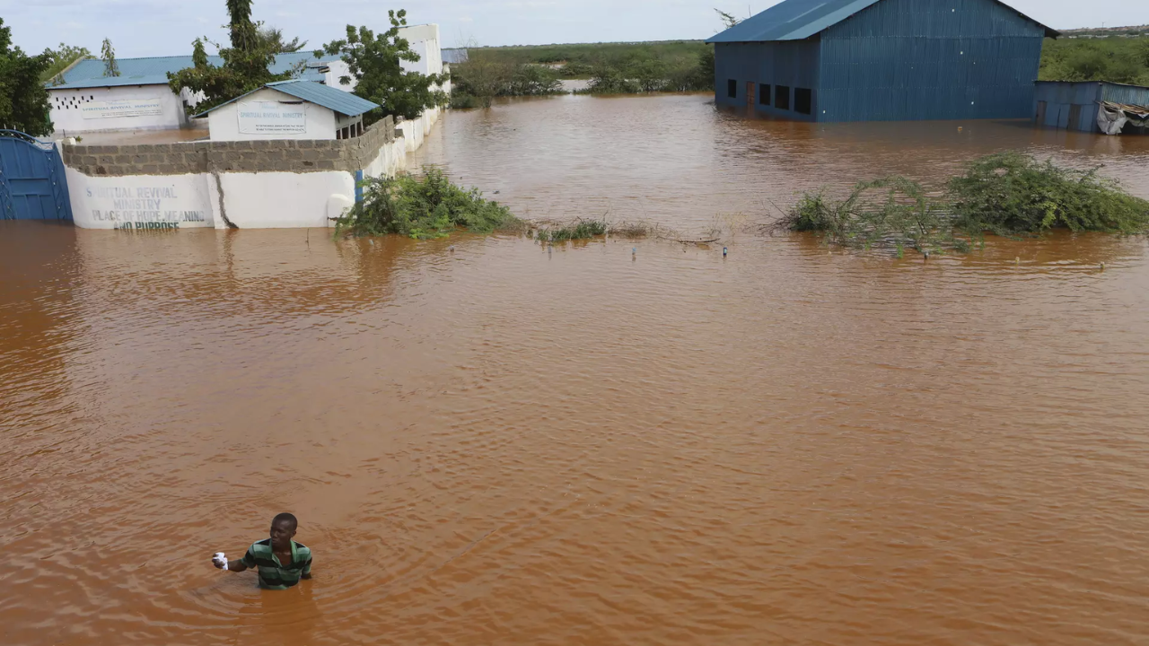 Kenya dam bursts Dozens killed after weeks of heavy rain and floods