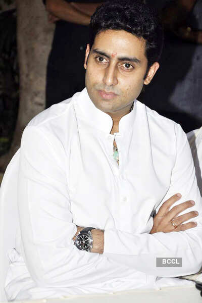 B'wood mourns Dev Anand's death