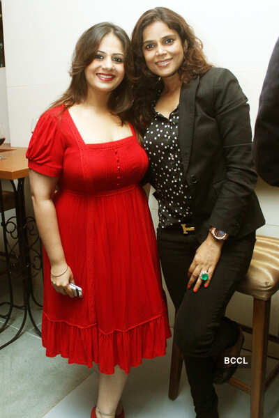 Kiran Bawa, Neelam Roy