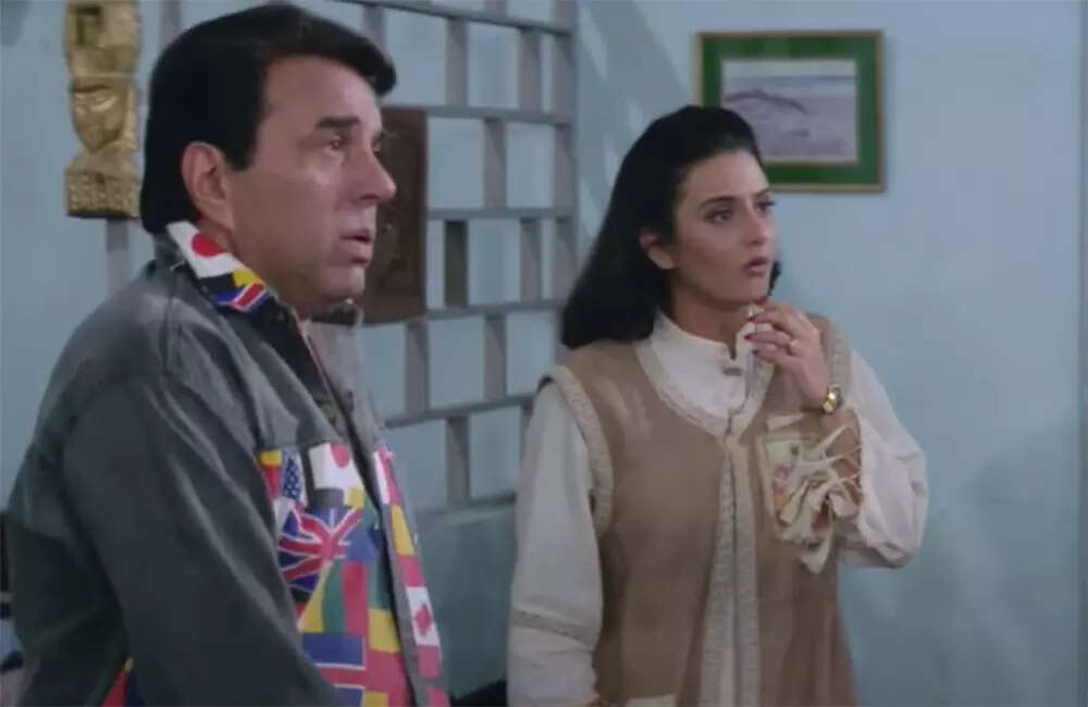 Desh-Ke-Gaddar2