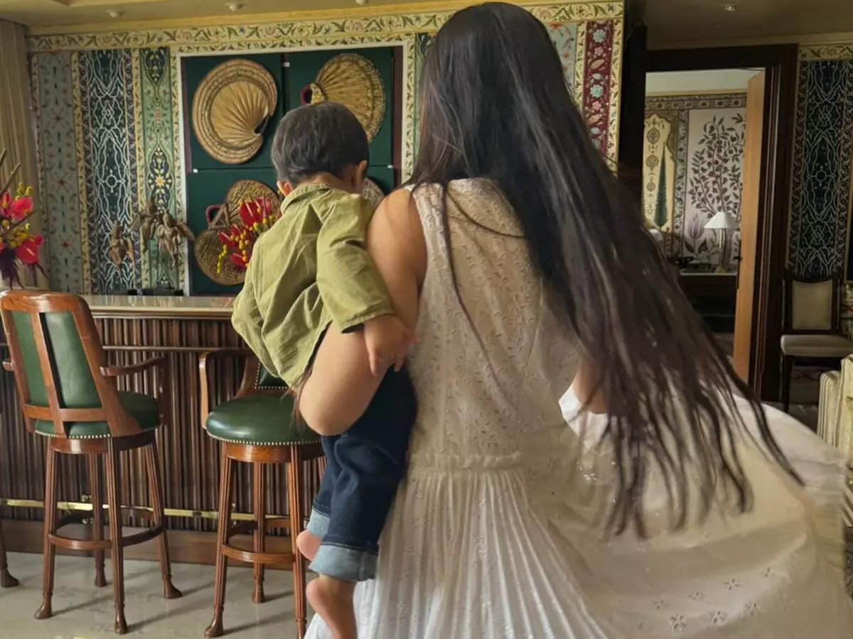 Sonam Kapoor's joyful moments dancing with her son Vayu is awwdorable, see pictures