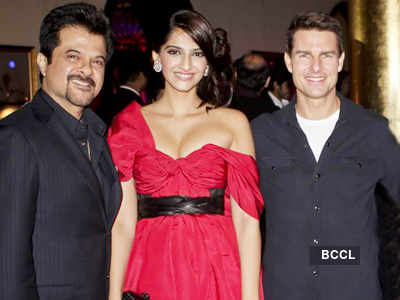 B'wood parties with Tom Cruise