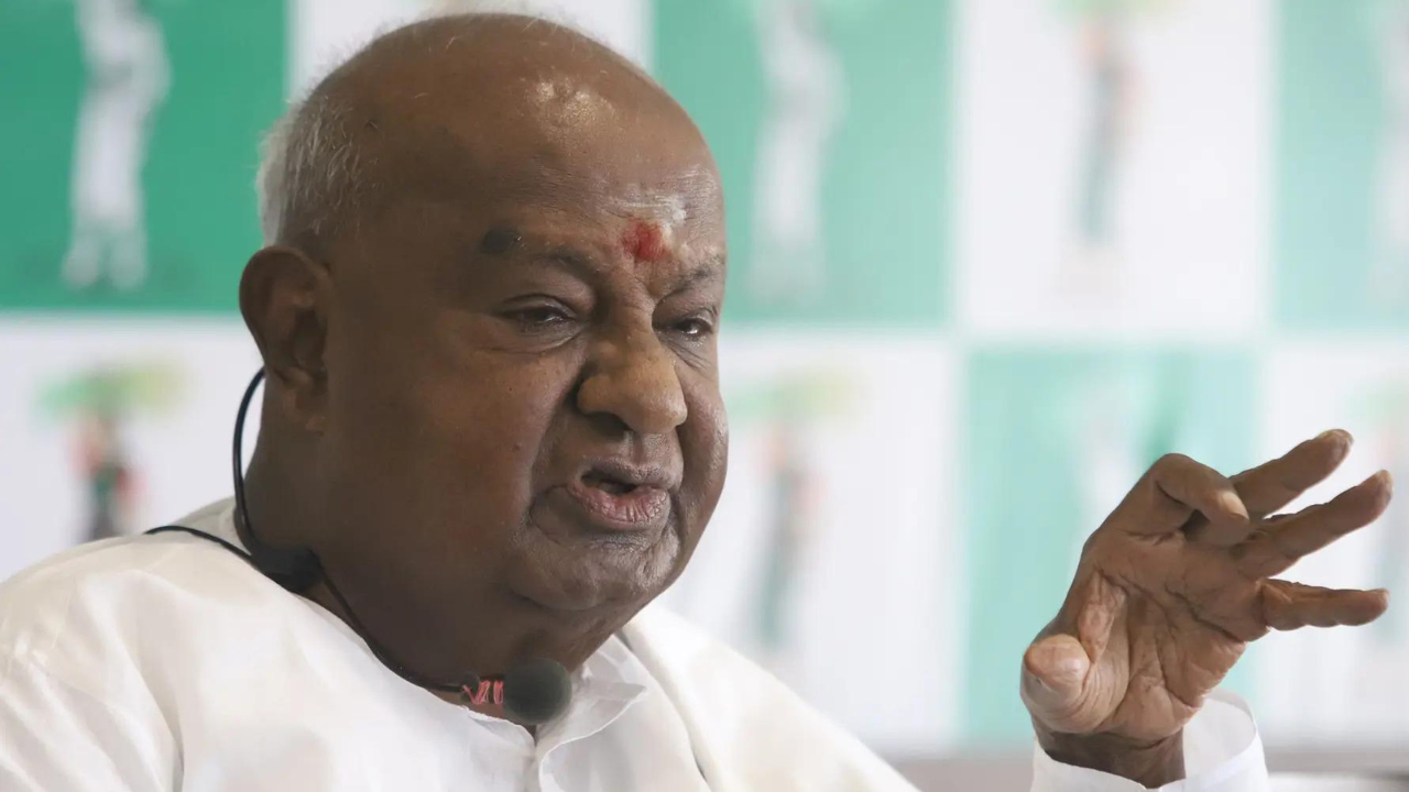 Ex-PM Deve Gowda, whose son and grandson are facing charges, not to celebrate Birthday