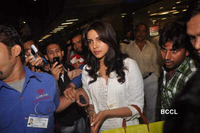 Priyanka returns from Dubai