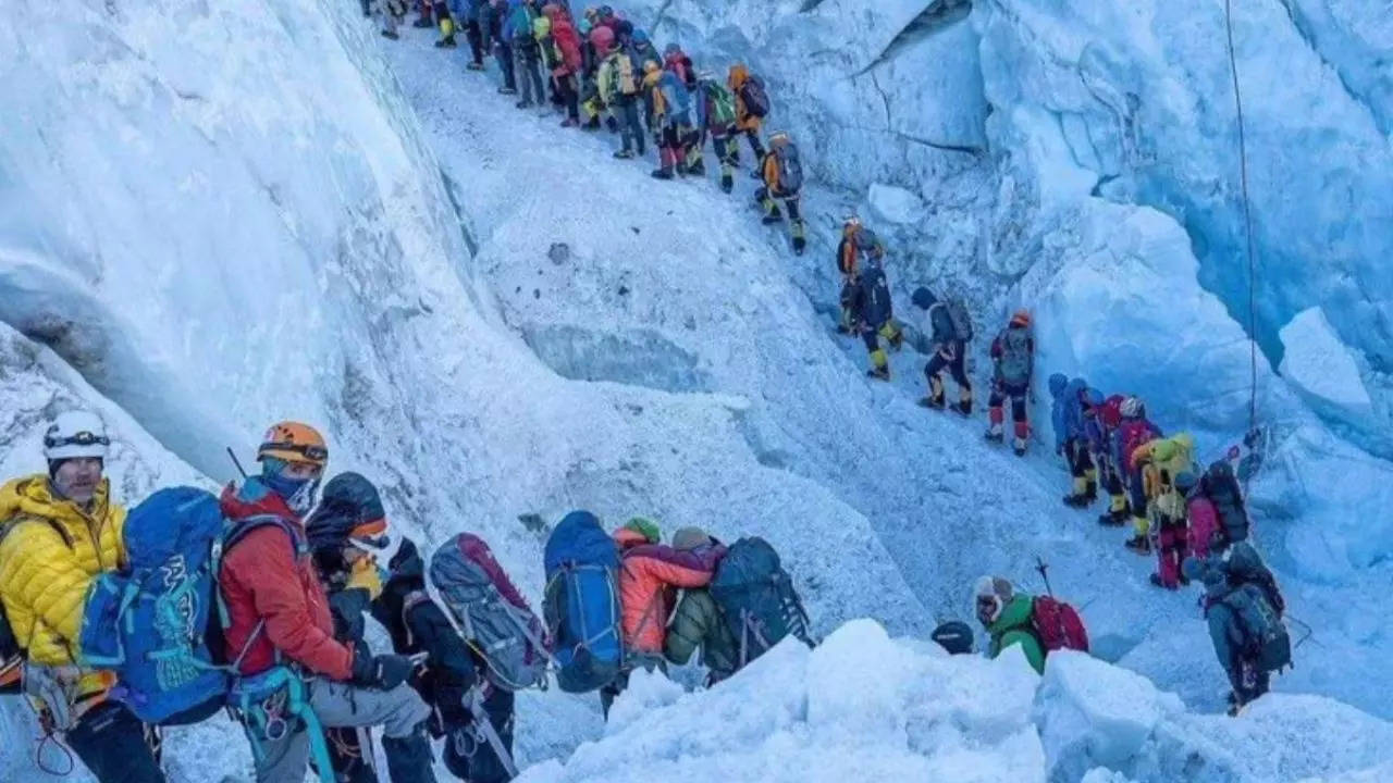 Mt. Everest sees 'peak' traffic as climbers stuck in long queues