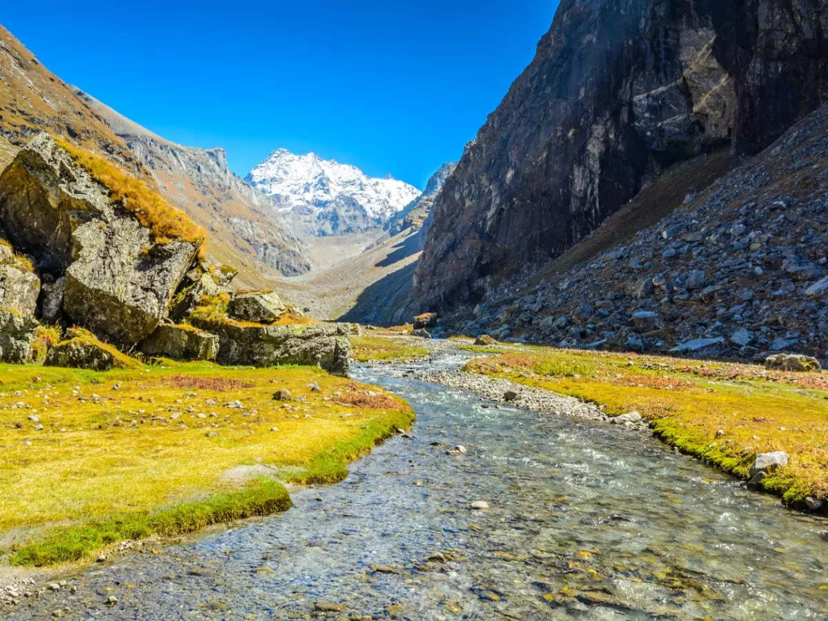 A guide to the Hampta Pass Trek in Himachal Pradesh