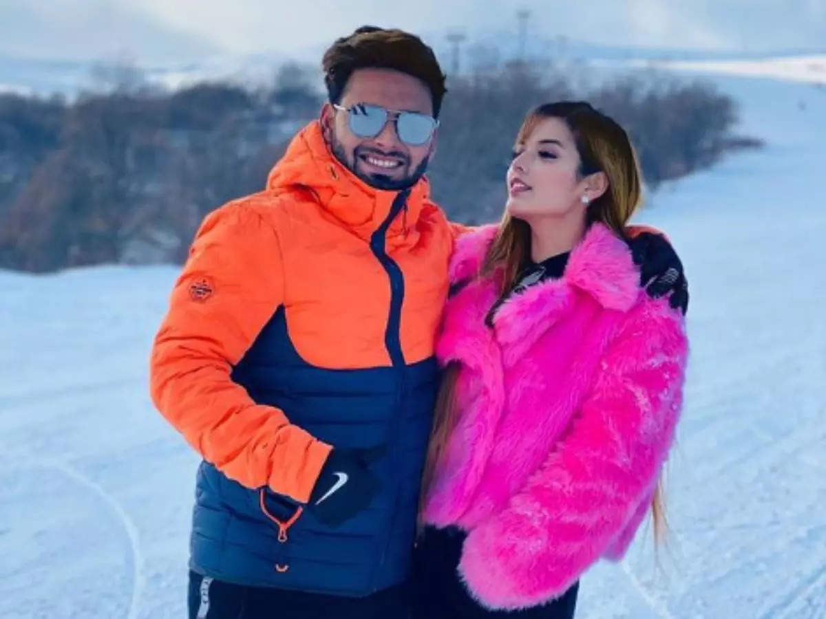 Rishabh Pant and Isha Negi’s relationship decoded by body language expert  | The Times of India