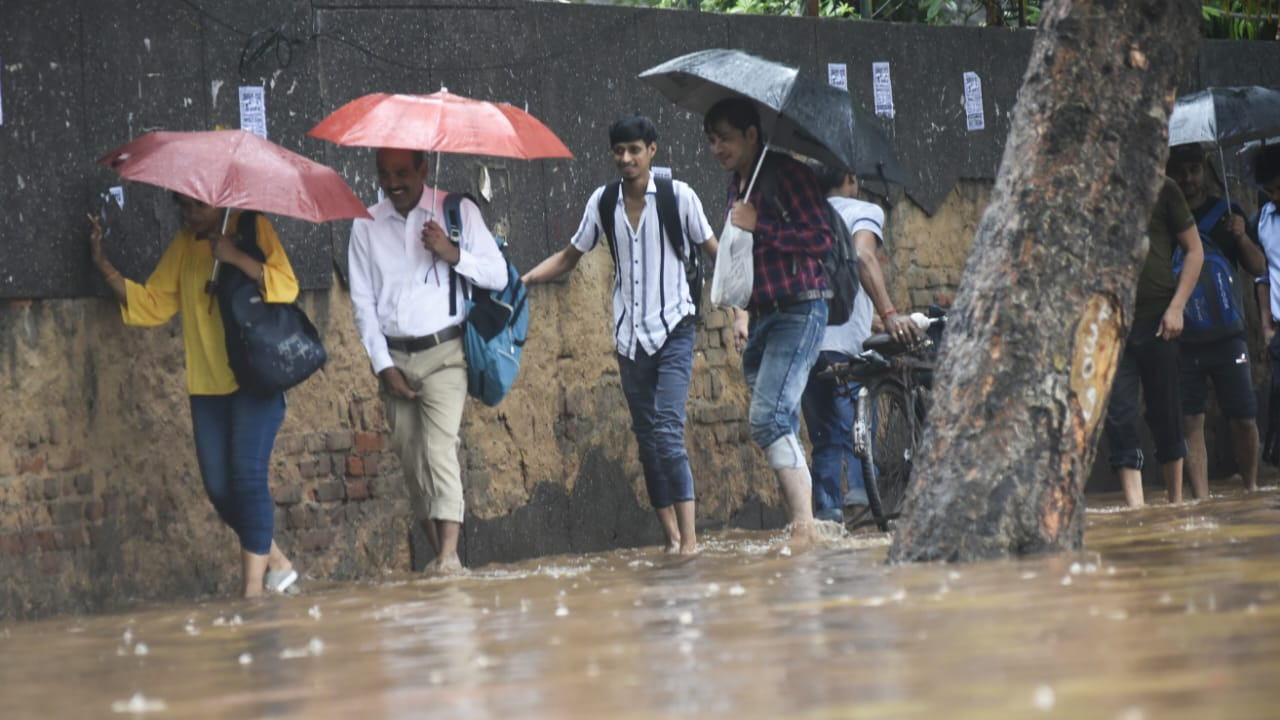 Heavy rain throws life out of gear as Delhi gets drenched in downpour