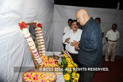 Dev Anand's prayer meet