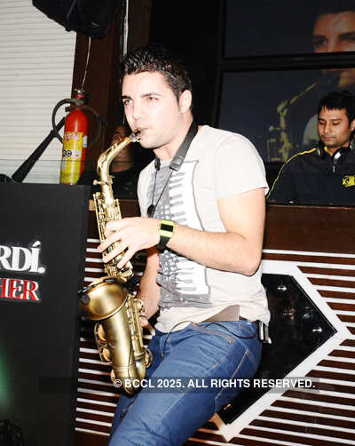 Alexandra Stan live @ F-Bar & Lounge