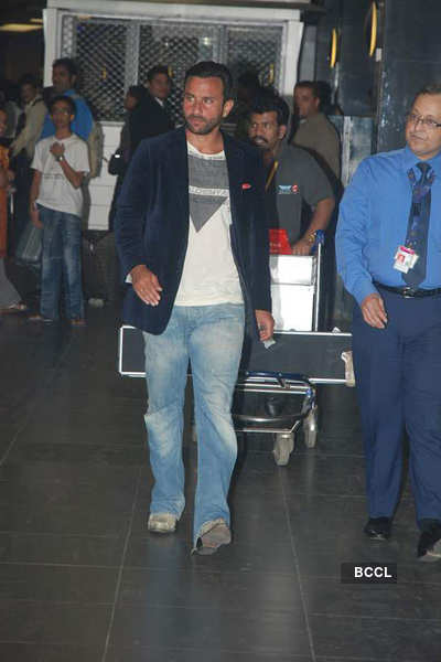 Saif Ali Khan at airport 