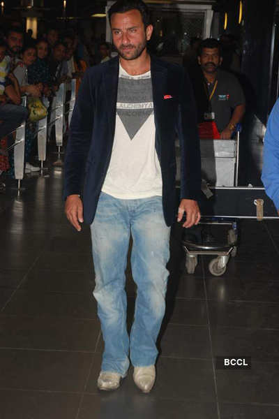 Saif Ali Khan at airport 