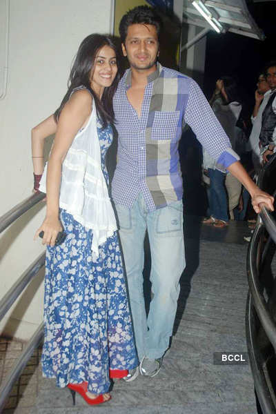 Priyanka's spl. screening of 'Don 2'