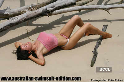 Models sizzle in swimsuit!