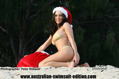Hot models' Christmas shoot!