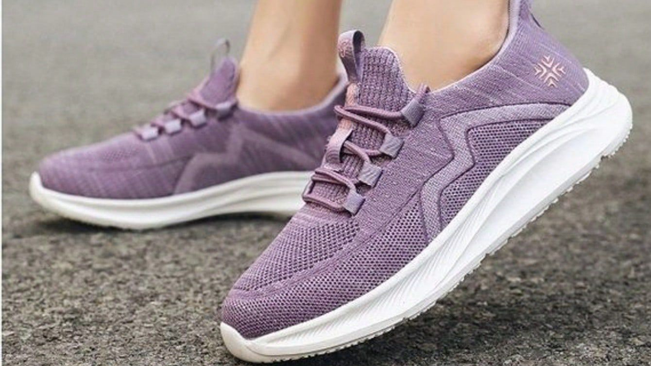 5 best sneakers for people who have flat feet