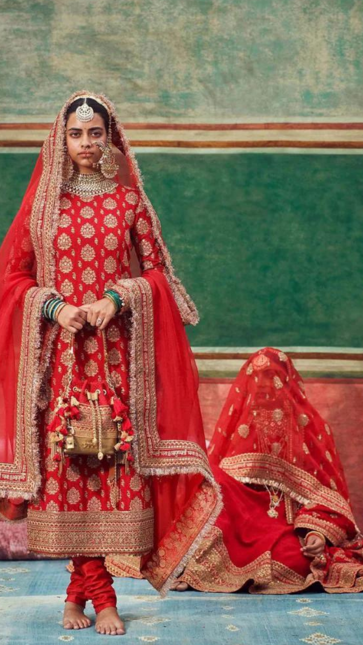 Trending Sabyasachi kurta sets which are perfect for new brides | Times of  India