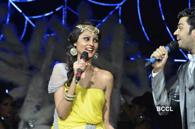 Stars perform to celebrate New Year