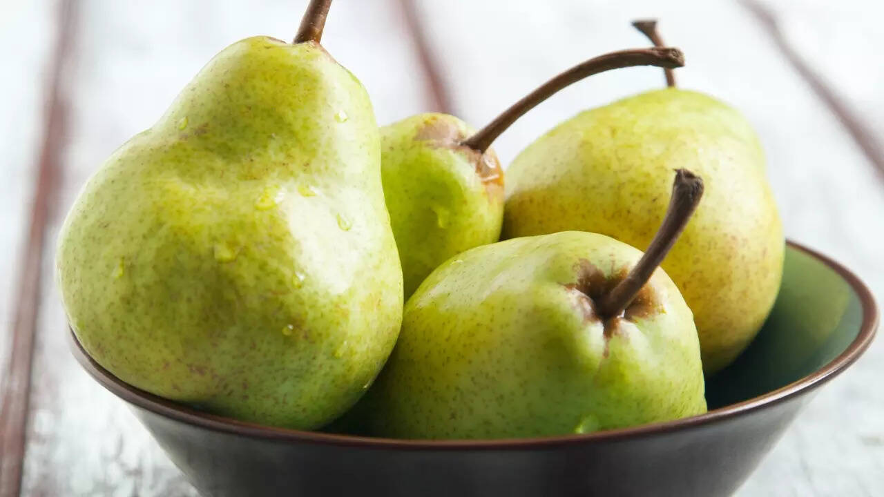 Pears Benefits 5 reasons one must have pears for gut health