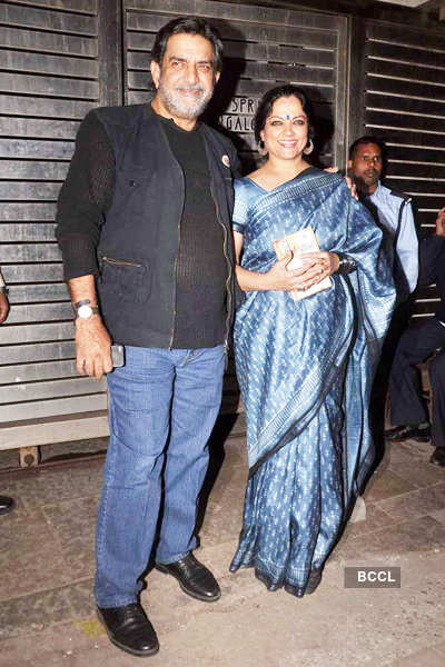 Baba Azmi With Wife Tanvi During Farhan Akhtar's B'day Bash