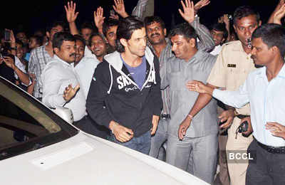 Hrithik at b'day party