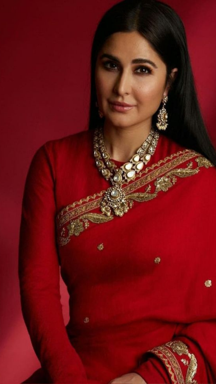 alia bhatt earrings with red saree