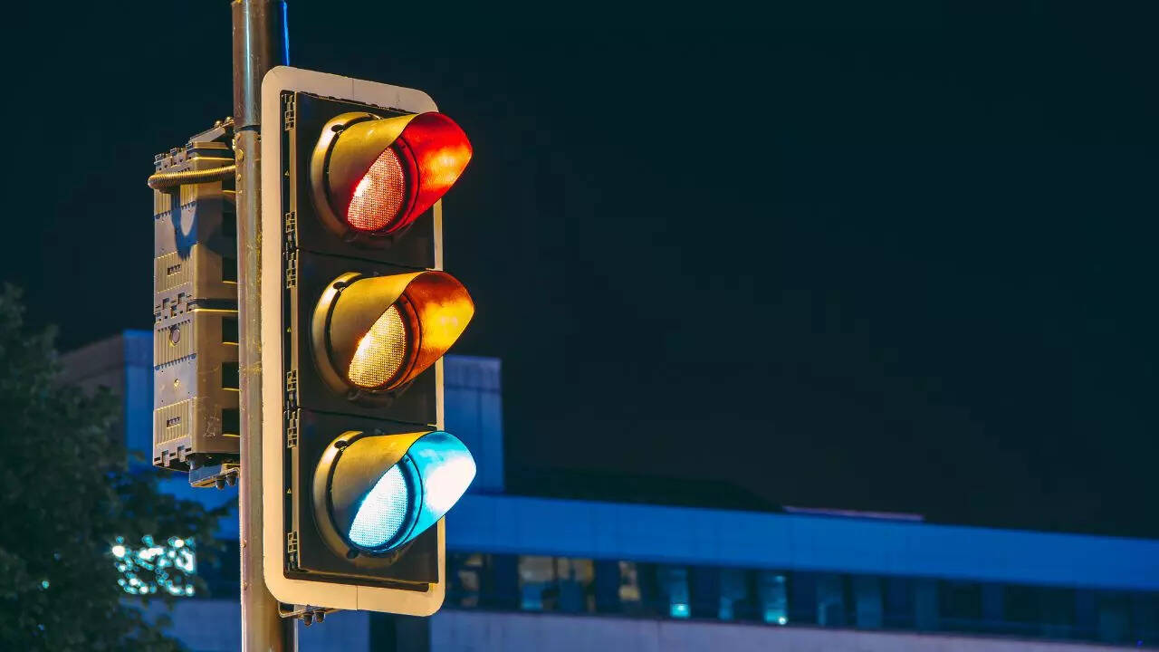 7 Weird Traffic Rules Around The World