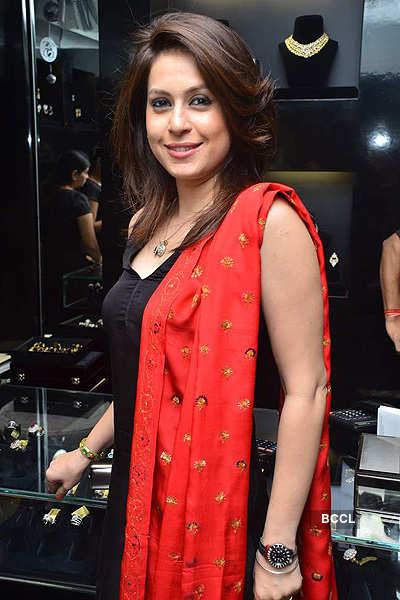 Celebs @ jewellery collection launch