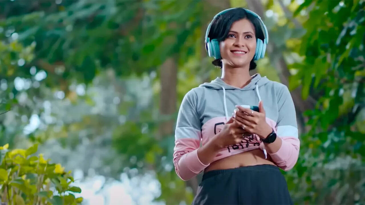 ​Santhosha-Sangeetha​DB