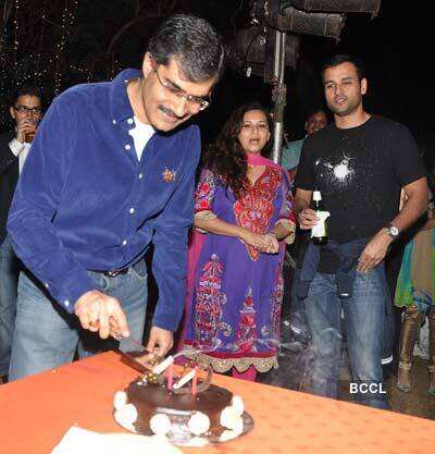 Roopa Vohra's bash for Vivek's b'day