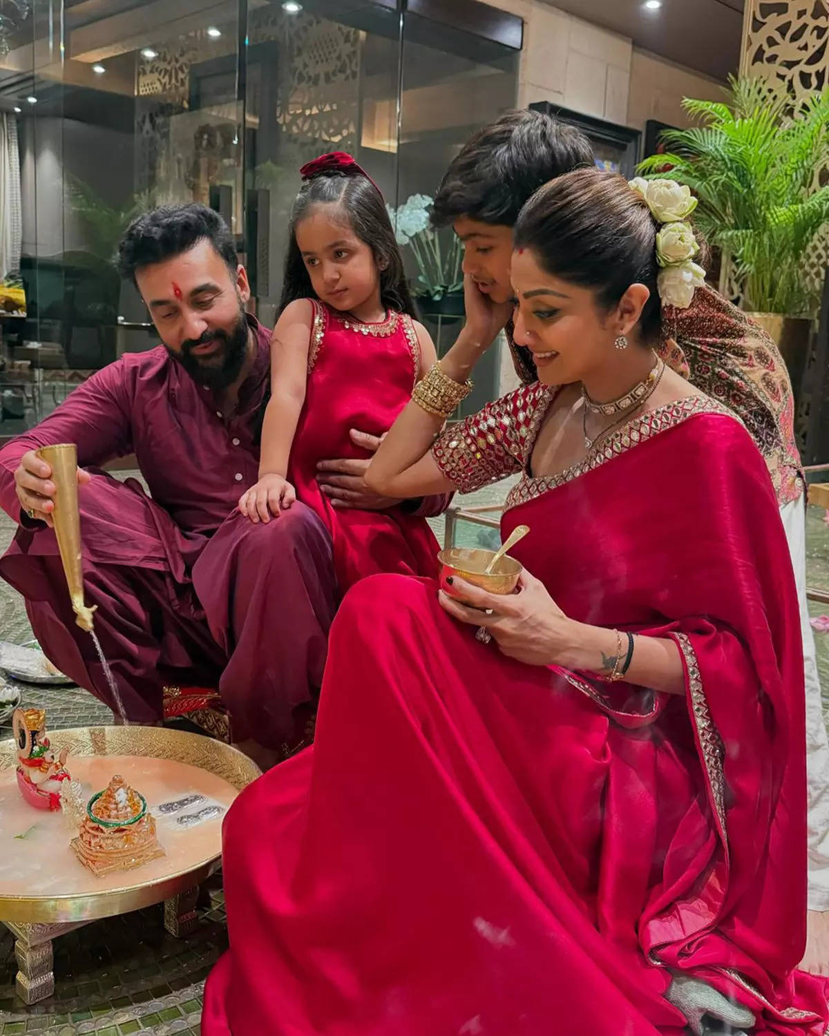 Raj Kundra and Shilpa Shetty's 15th Wedding Anniversary! Reminiscing family moments!