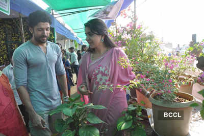 Shaina, Farhan @ plants exhibition