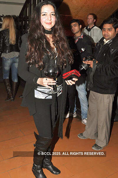 It's party time @ Smoke House Grill