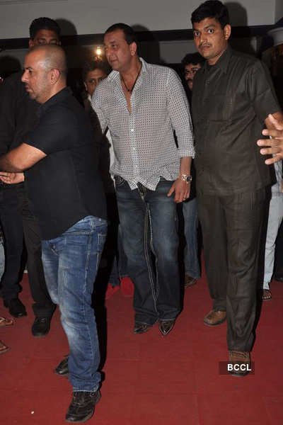 'Agneepath' stars visit multiplexes