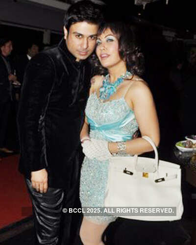 Vipin & Renuka's 25th wedding anniv.