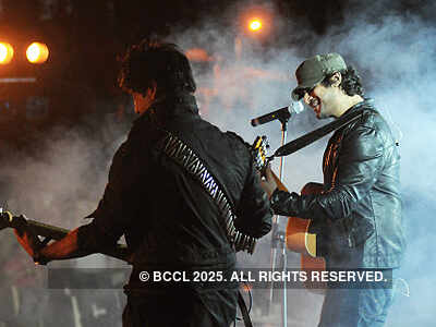 Strings performs at TOI Pune Festival