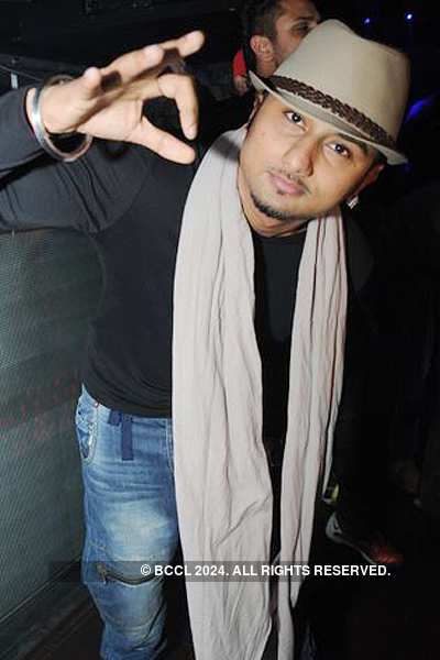 Honey Singh performs @ Jynxxx party