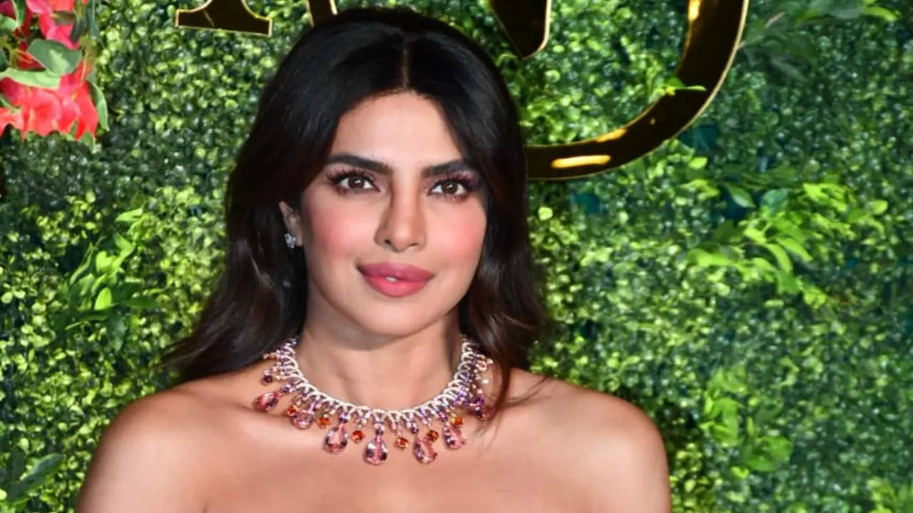 Priyanka Chopra’s ₹10 Crore Bulgari necklace steals the spotlight at brother Siddharth’s Mehendi