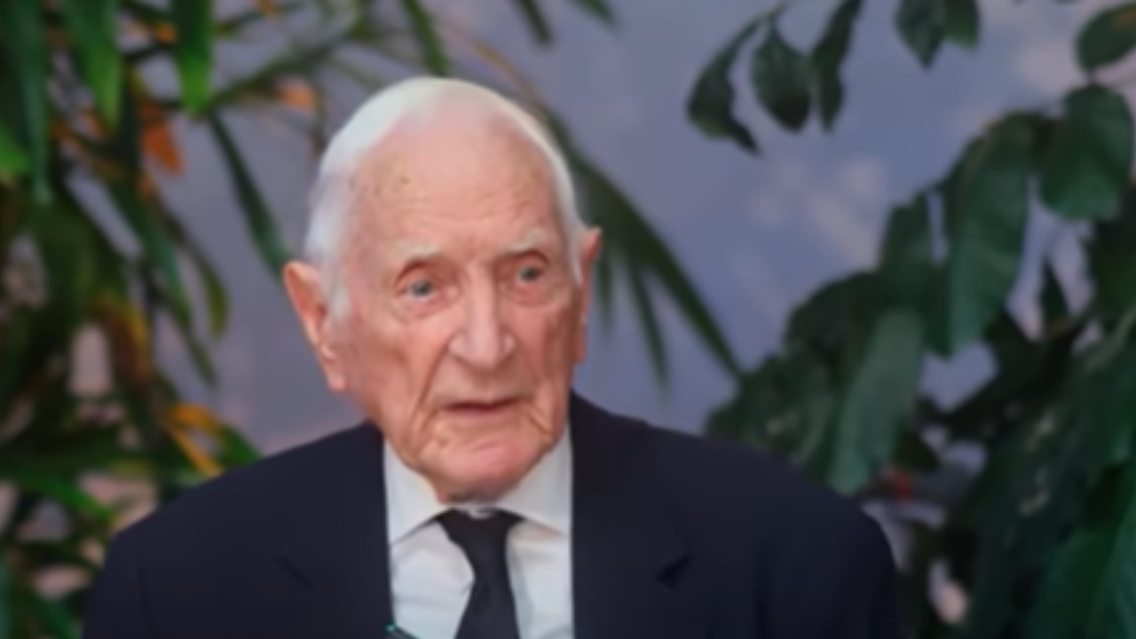 100-year old professor shares common risk factors that ruin health and reduce longevity