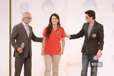 SRK, Juhi launch new 'KKR' logo