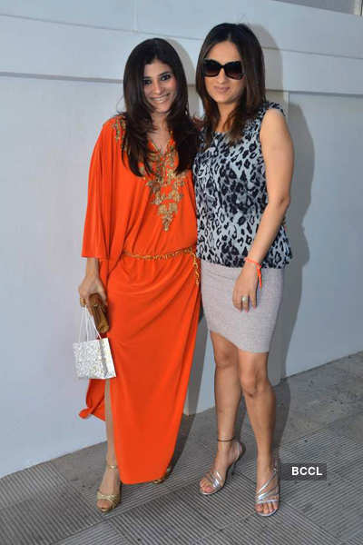 Vinisha Tulsiani's b'day party