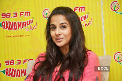 Vidya promotes 'Kahaani' @ Radio Mirchi