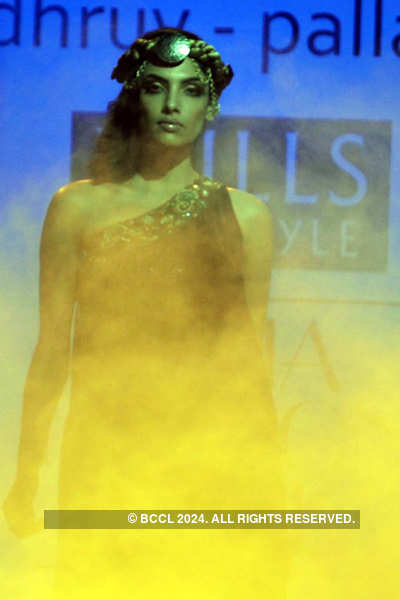 WIFW '12: Day 2: Dhruv and Pallavi 